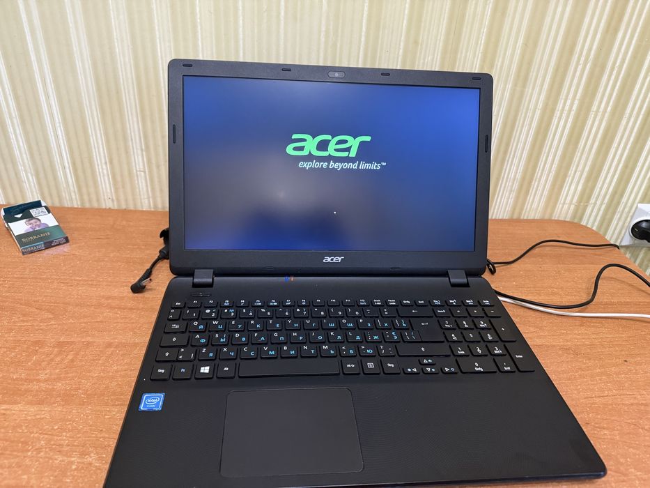 Ноутбук acer es1-571 гарний стан