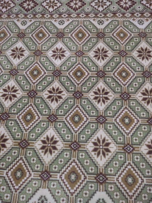 Продам гарний килим, самовивіз по місту