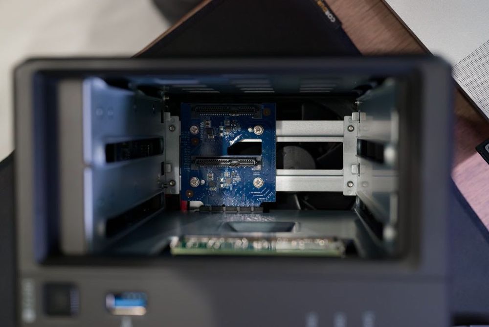 ** NAS Synology DS723+ + dyski HGST 2x18=36 TB - WSZYSTKO NÓWKI !!! **