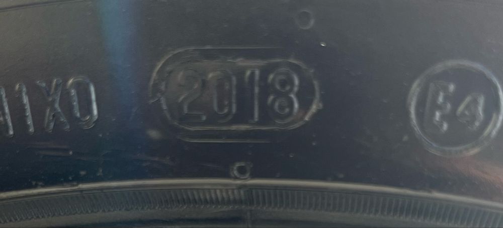 Шины б у 235/50R18 Continental