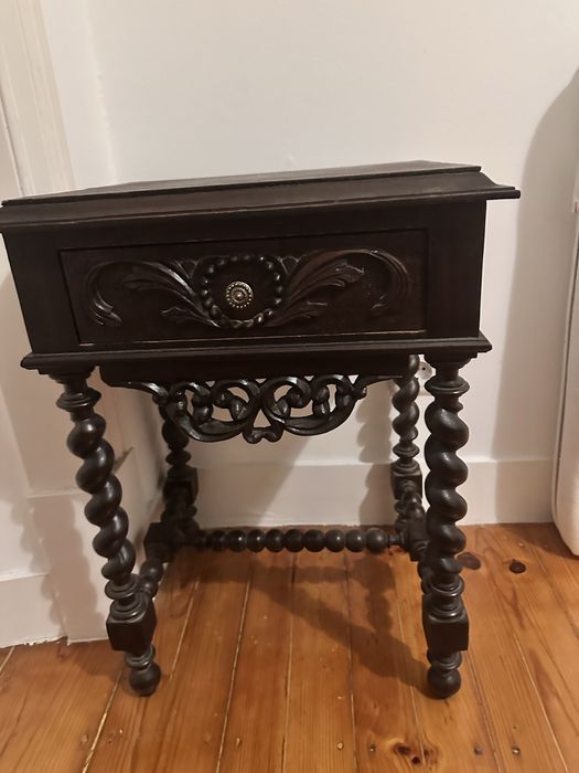 Par de mesas de cabeceira