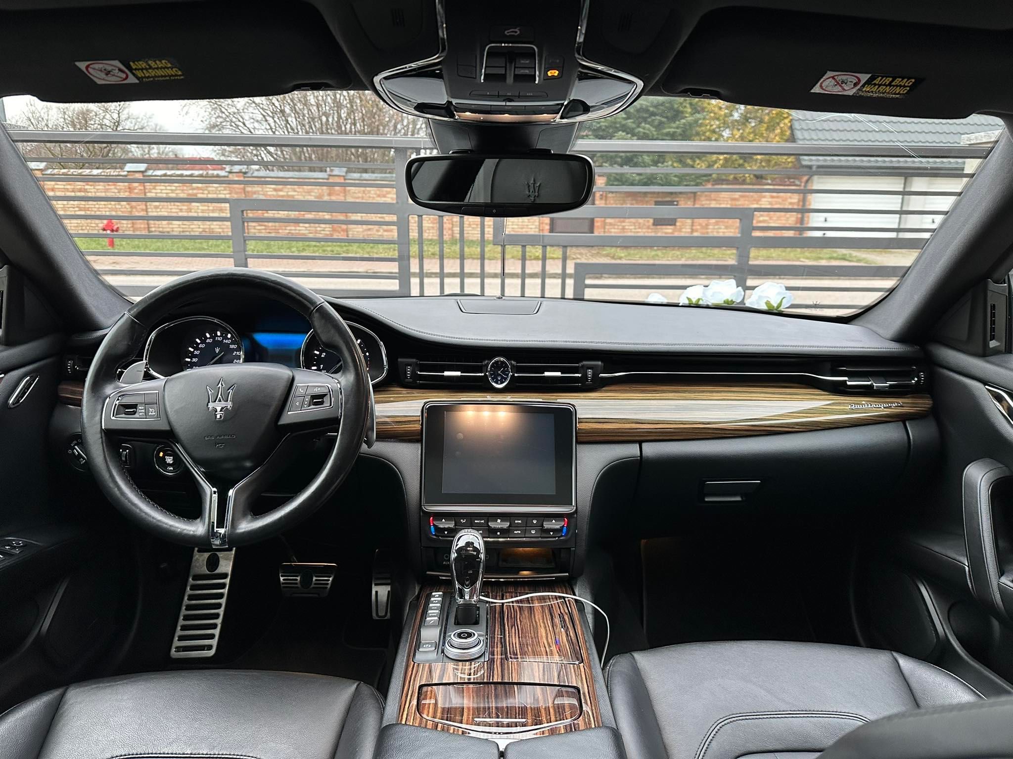 Maserati Quattroporte do ślubu wesela teledysku transfery przejazd VIP