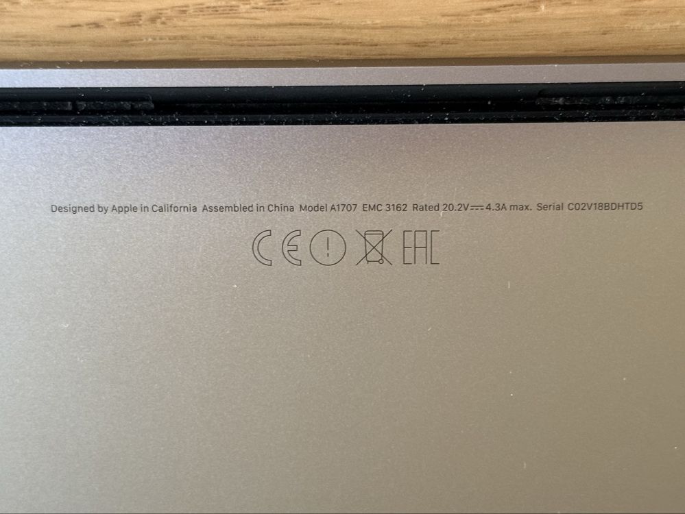 MacBook Pro 15” 2017 bateria 91,2% i7 16GB 250GB SSD Retina TouchBar