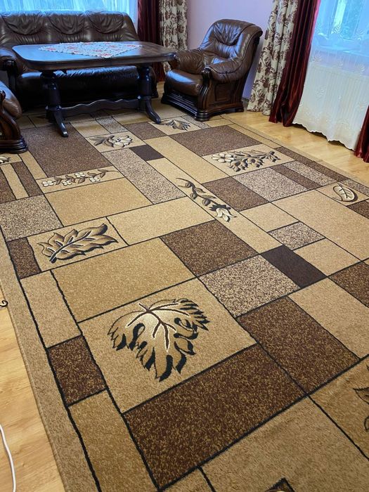 Килим коричневий