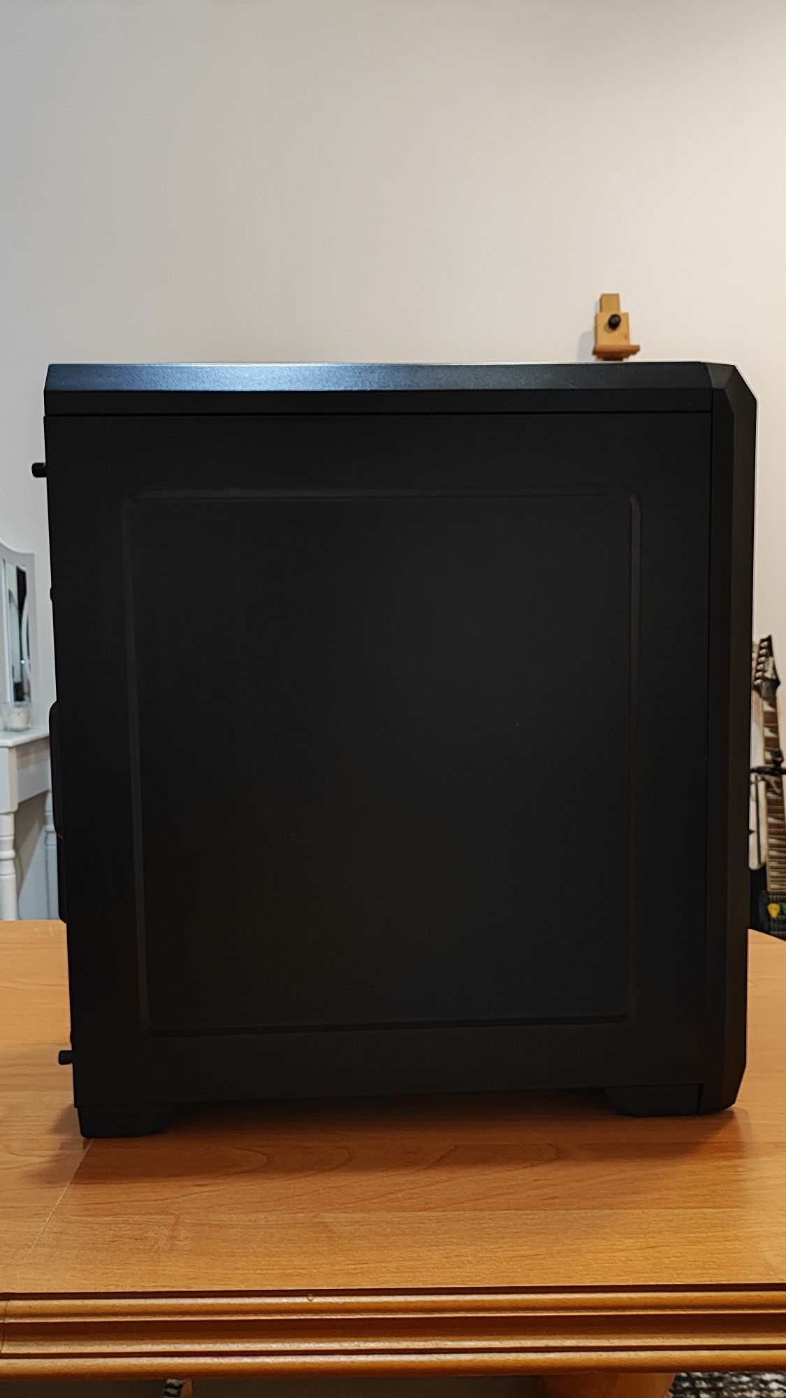 Solidny komputer  I5-9400F/GTX 1660 TI/16GB/240GB SSD/1TB HDD/W10