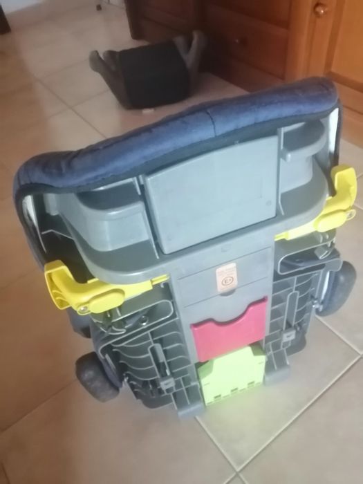 Cadeira auto dobrável