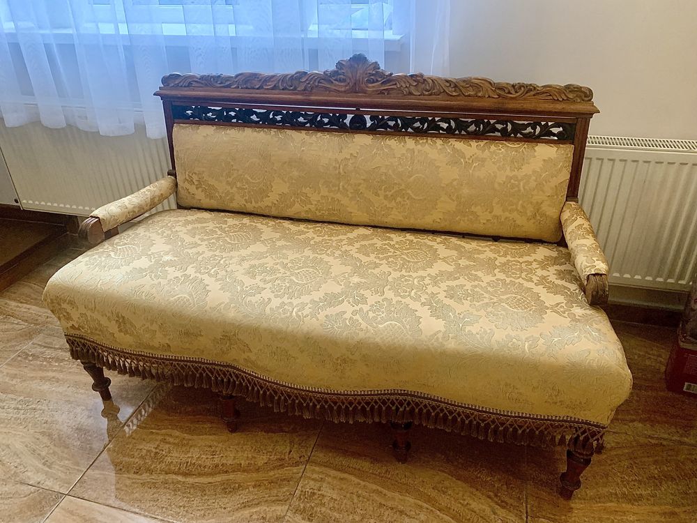 Комплект антикварної мебелі, диван і крісла