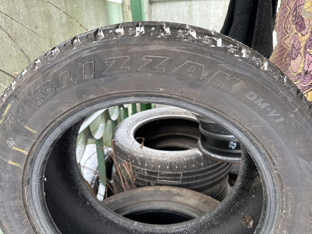 Шини 235/60/R18 Bridgestone Blizzak MD1