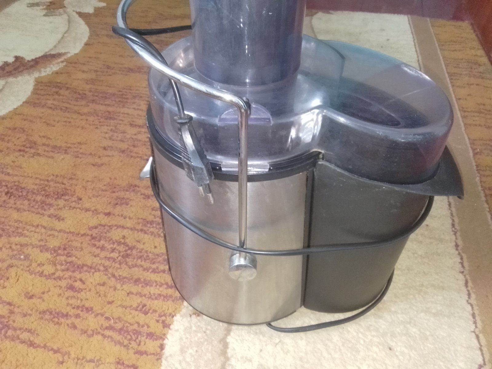Продам соковижималку aurara