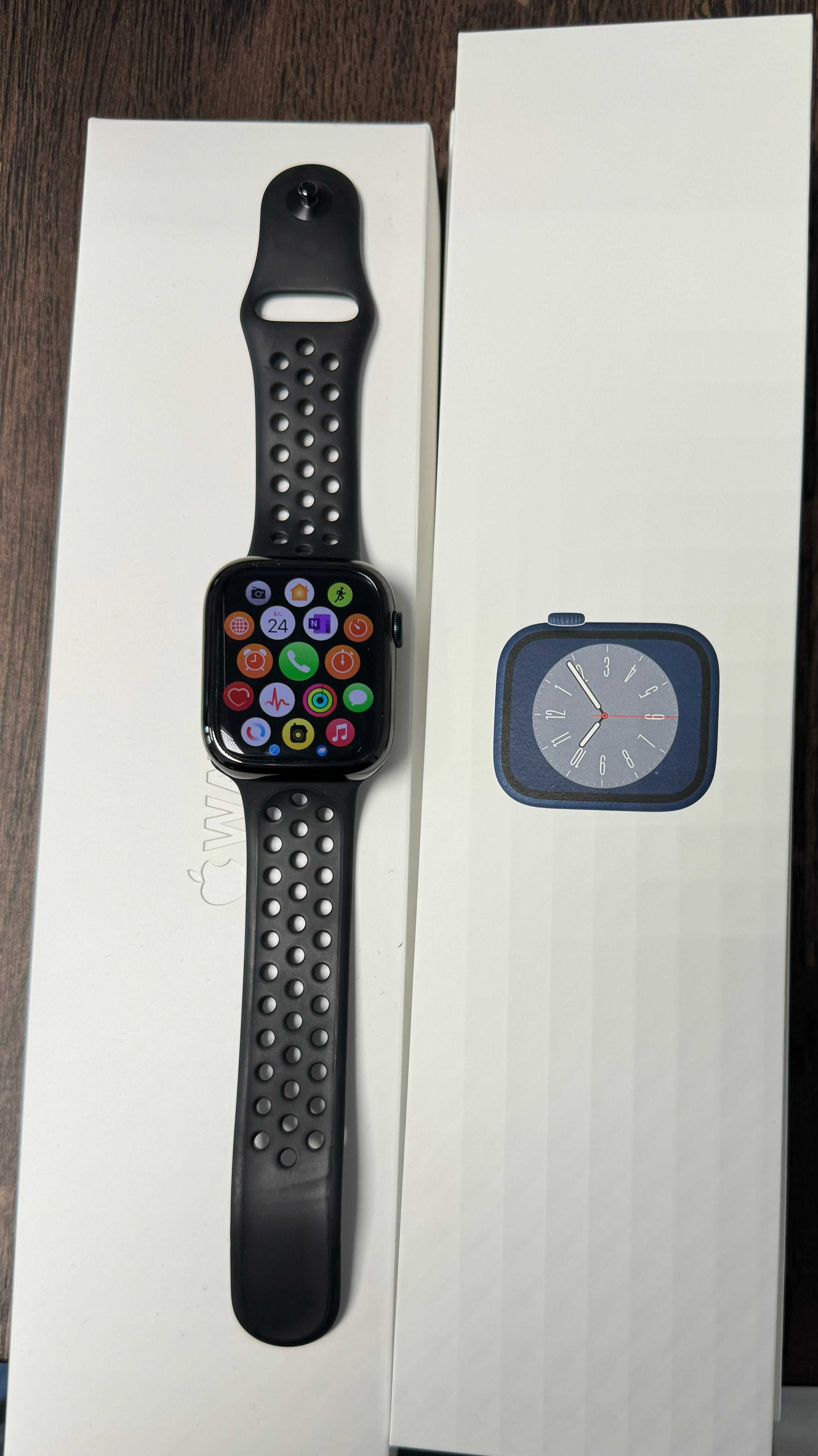 Apple Watch Series 8 GPS 45 mm z aluminium Pasek Nike czarny