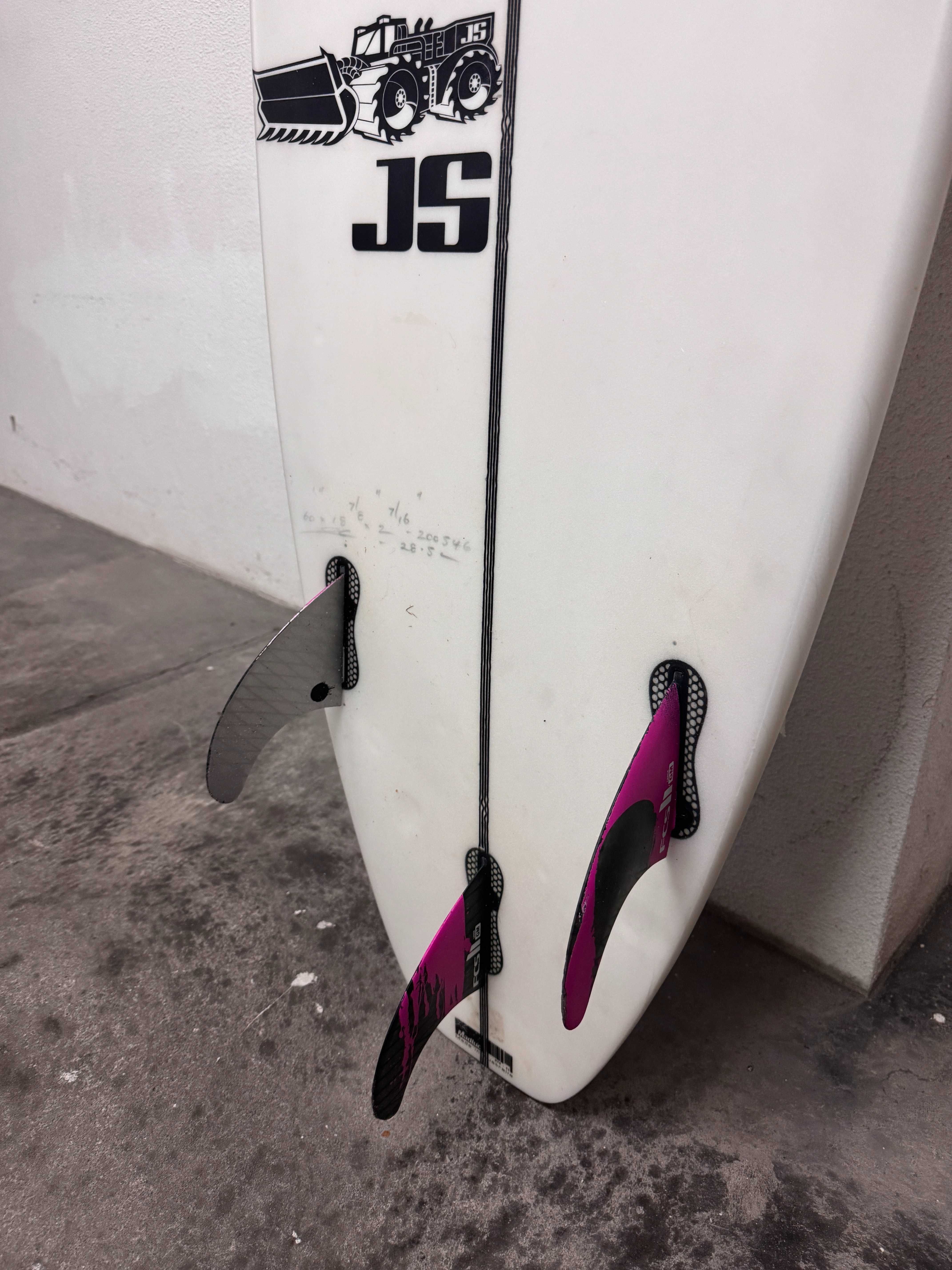 Prancha Surf - JS FMN2 - 6'0 x 28,5L