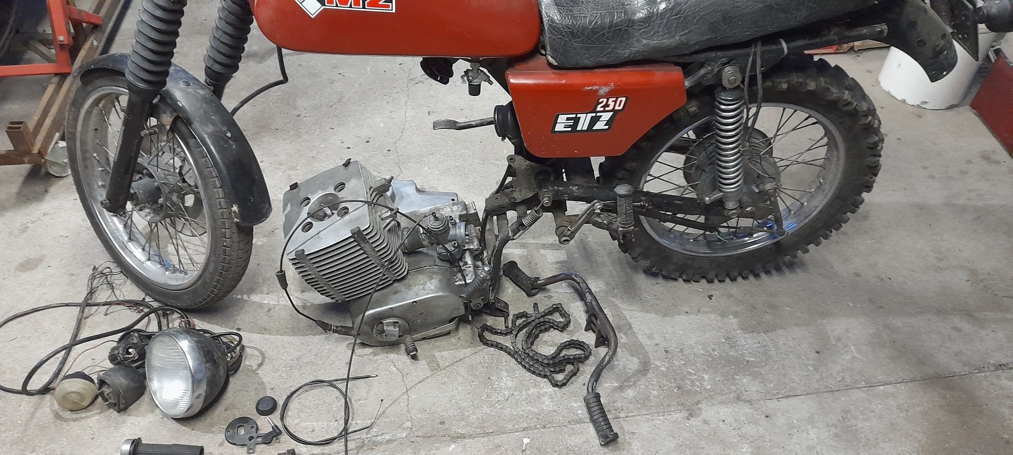 Mz ETZ 250 85r zamiana suzuki gsx 750 Izanuma wsk lelek africa twin