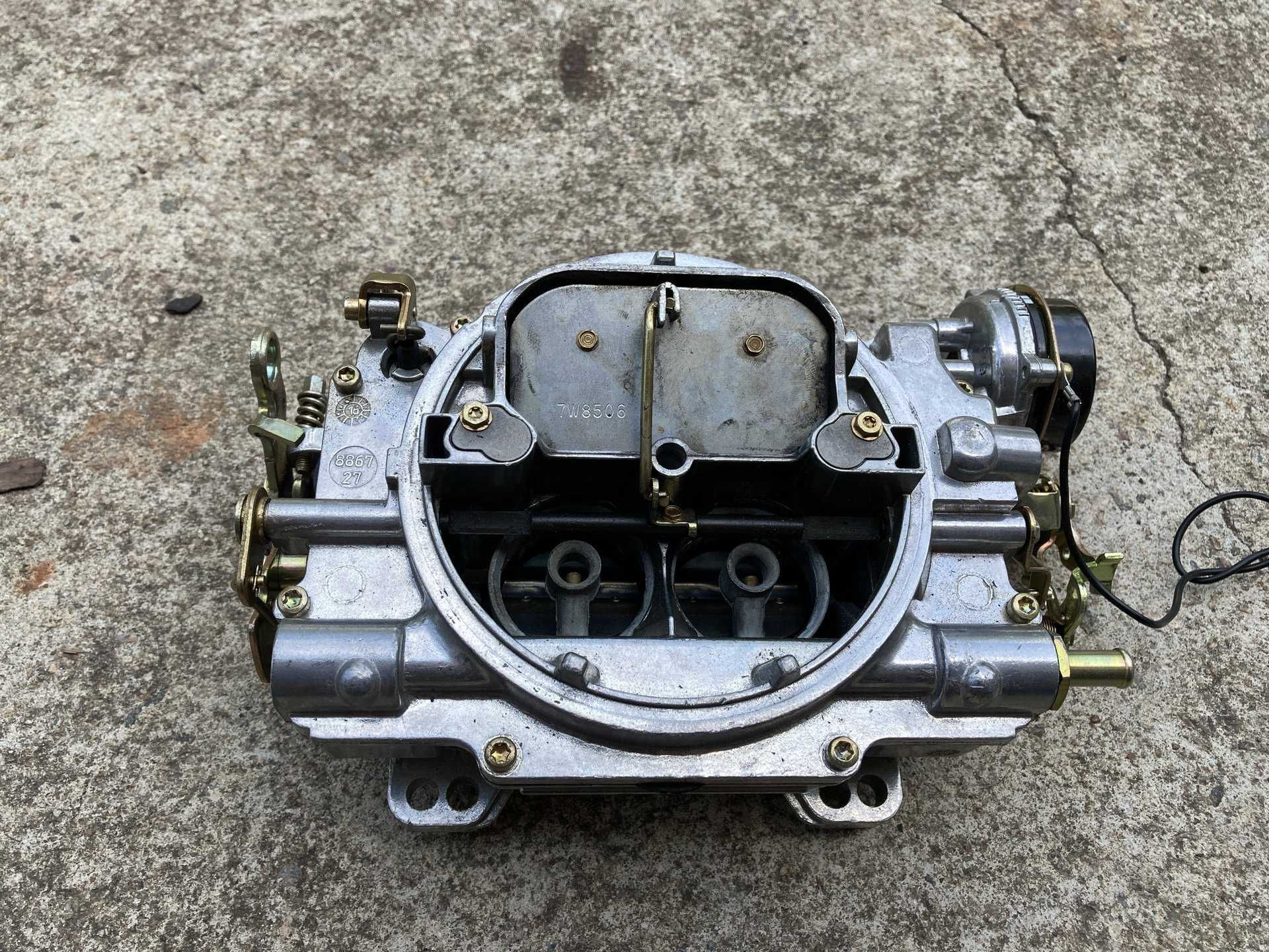 GAŹNIK EDELBROCK 1406 4BBL 600CFM Elektryczne SSANIE Mustang Camaro V8