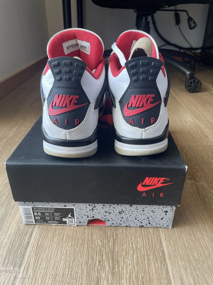 Jordan 4 Fire Red