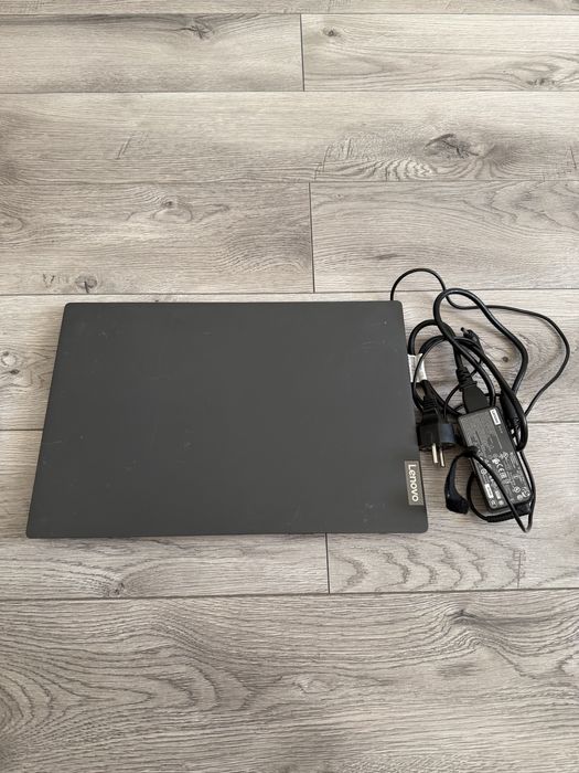 Laptop Lenovo V15-IIL Intel Core i5 10gen 256GB SSD 12GB RAM Win 11