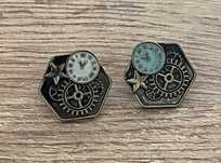 Pin znaczek przypinka badge zegar tryby