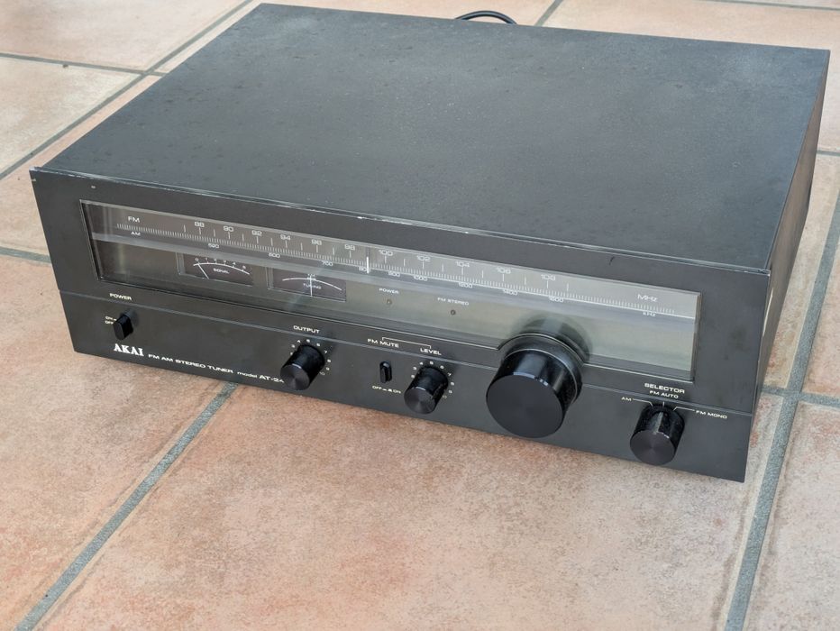 Radio FM AM Tuner stereo Akai AT-2450