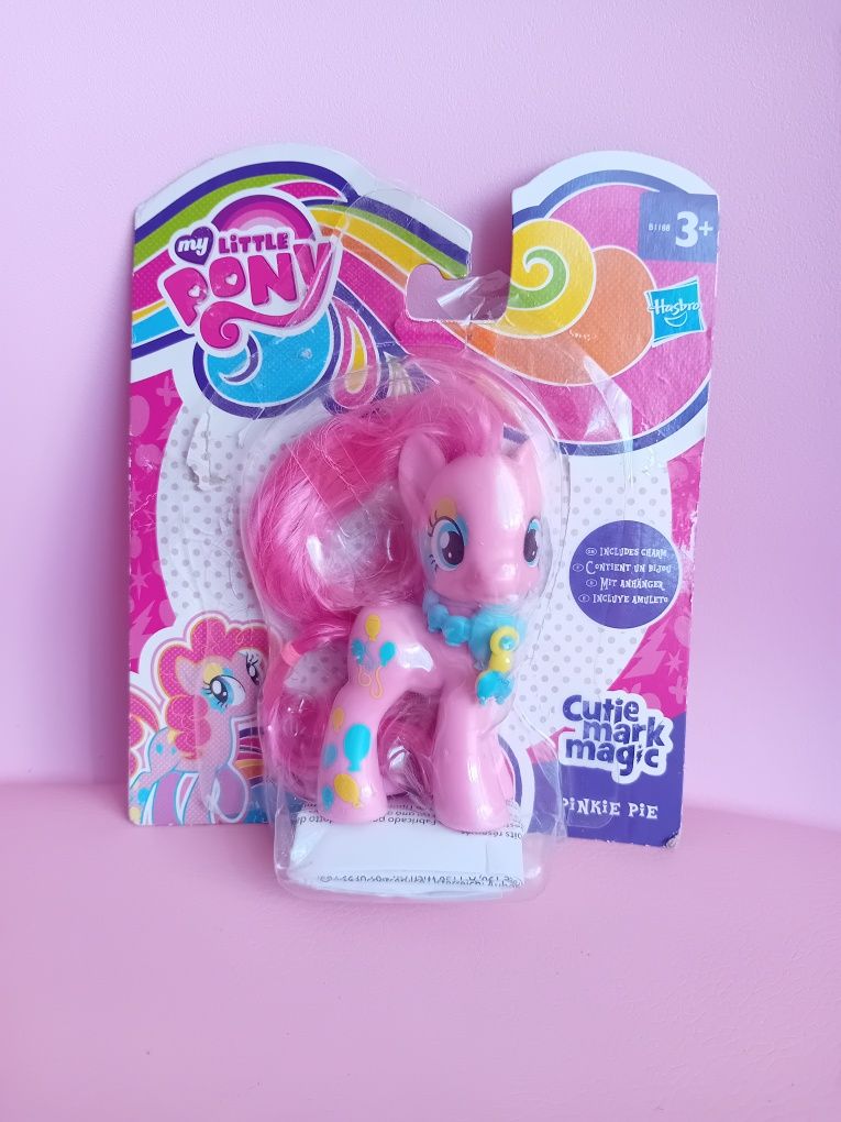 My Little Pony - Pinkie Pie z naszyjnikiem.