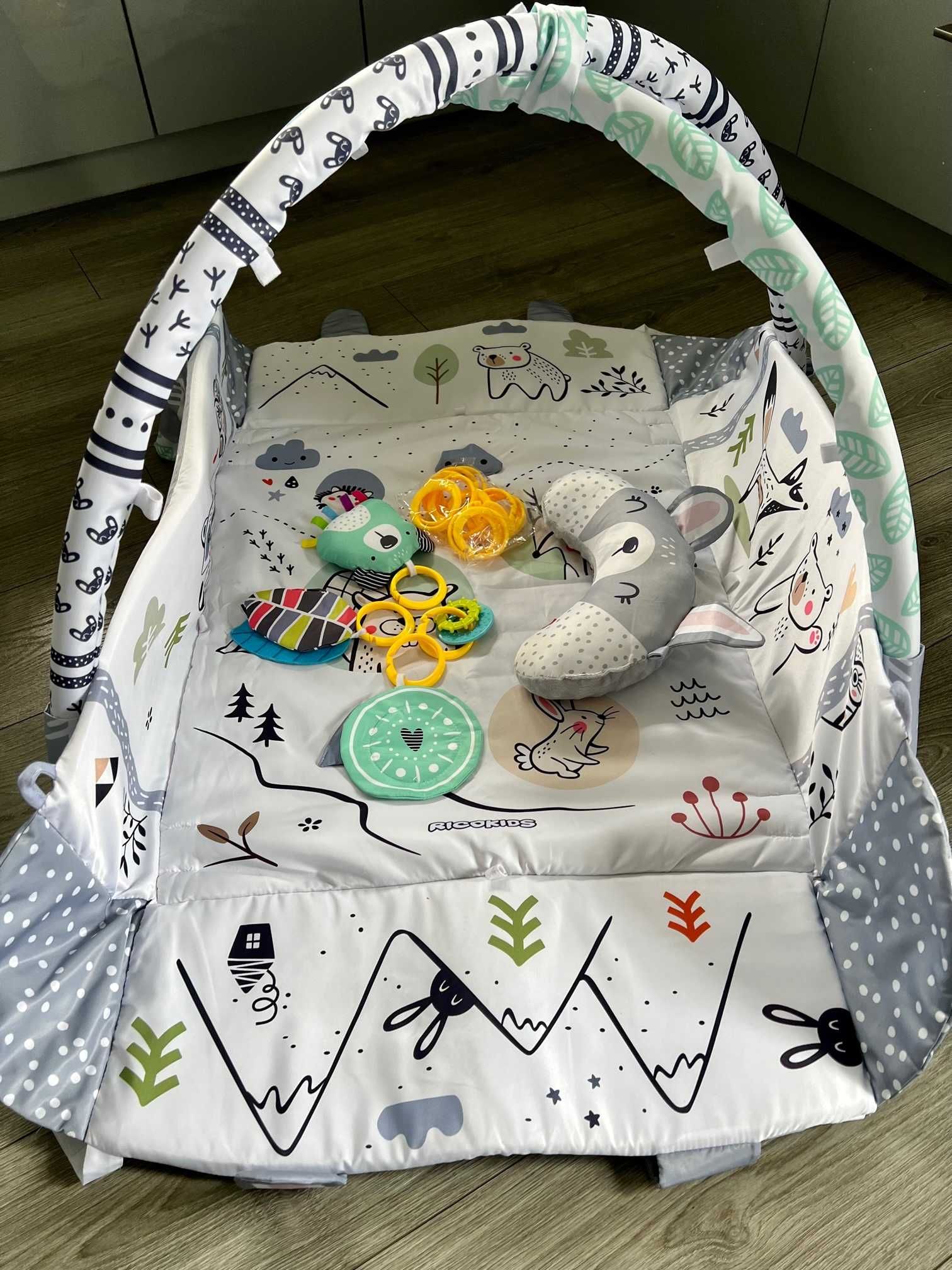 Mata interaktywna edukacyjna 110 x 100 cm Ricokids