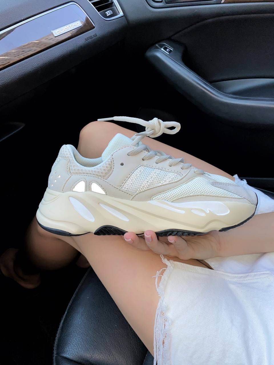 Женские кроссовки Adidas Yeezy Boost 700 Analog 36-40 Новинка 2023!