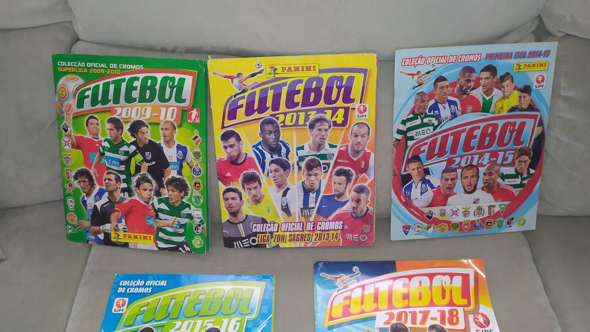 5 cadernetas coleção oficial Superliga FUTEBOL da Panini