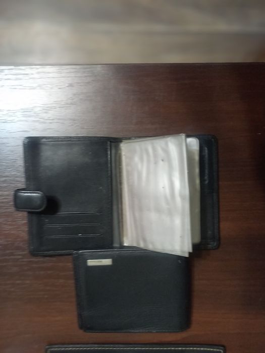 Продам портмонэ и документница NERI KARRA