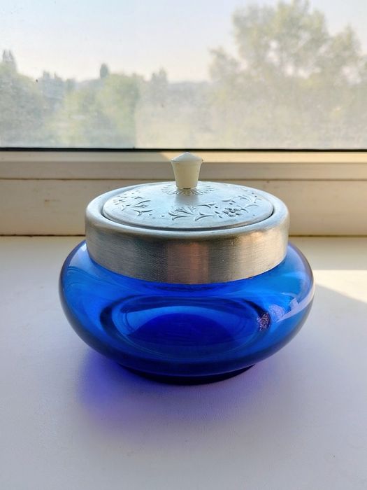 Советская сахарница из кобальтового стекла. Посуда СССР. Цукорниця.