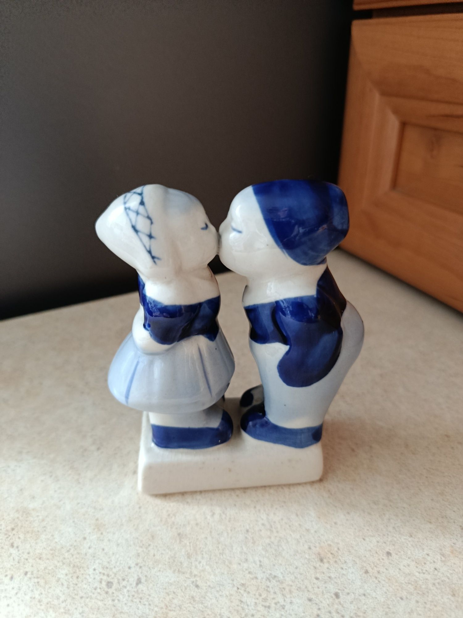 Śliczna stara figurka porcelana Delft
