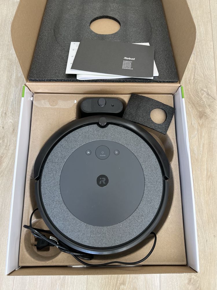 Robot odkurzający iRobot Roomba i5 odkurzacz