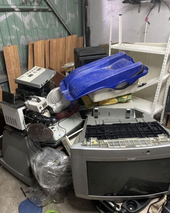 Faço limpeza geral Cumulação De lixo Tb Faço Recolha Entulho Madeira