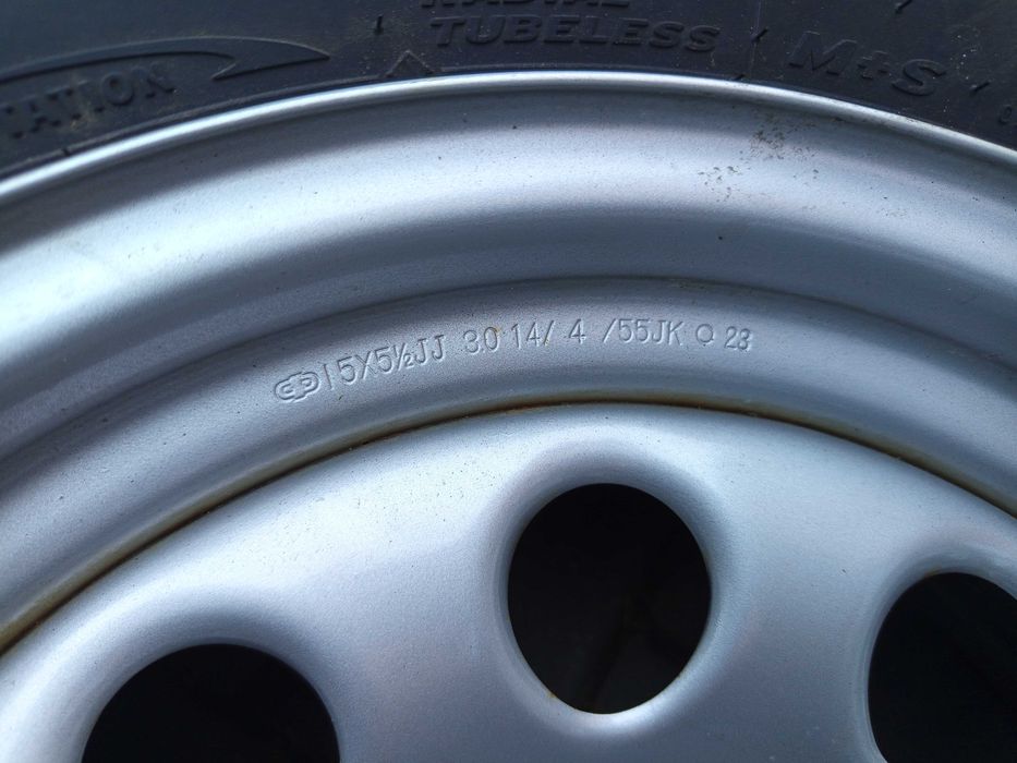 Koła zimowe Suzuki jimny idealne 205/70/15