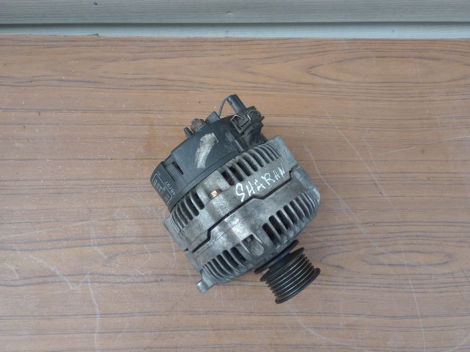 Генератор Volkswagen Golf/Passat/Sharan/T4/Audi/Skoda Octavia/Seat