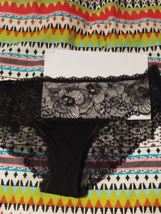 Czarne majtki z koronki Calvin Klein M 38