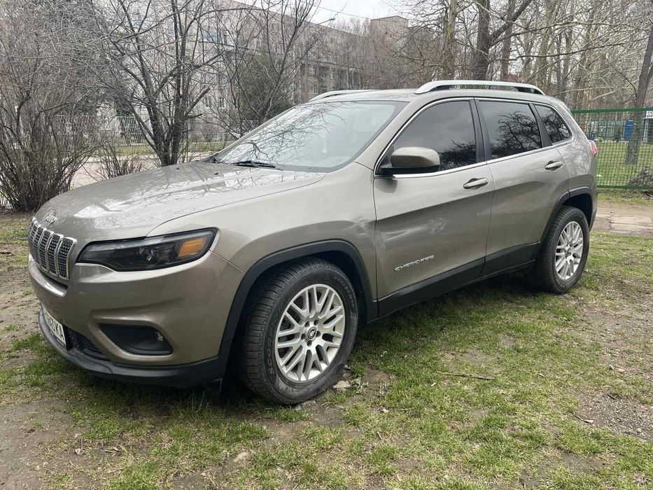 Jeep Cherokee 3.2 газ Бензин