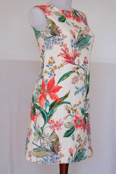 Reserved krótka sukienka wzór w kwiaty rozmiar 36 M