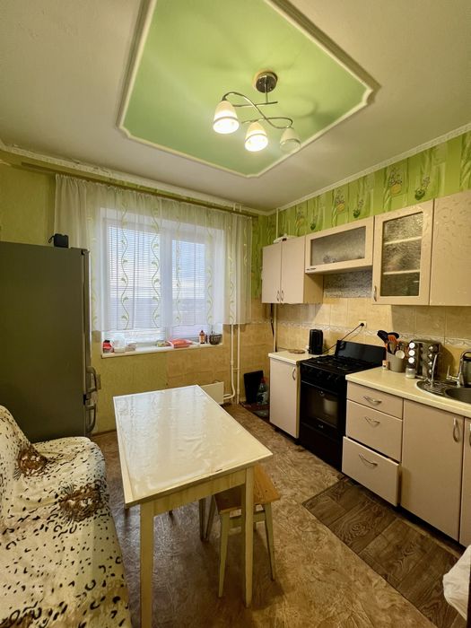 Продається 2 кімнатна квартира на вул. Героїв Крут