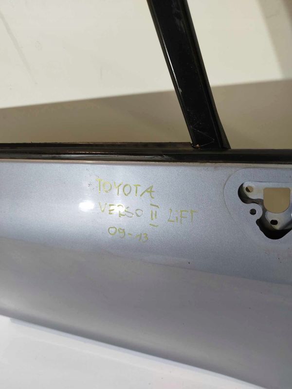 Drzwi Prawy Przód Przednie Toyota Verso Lift 09-13