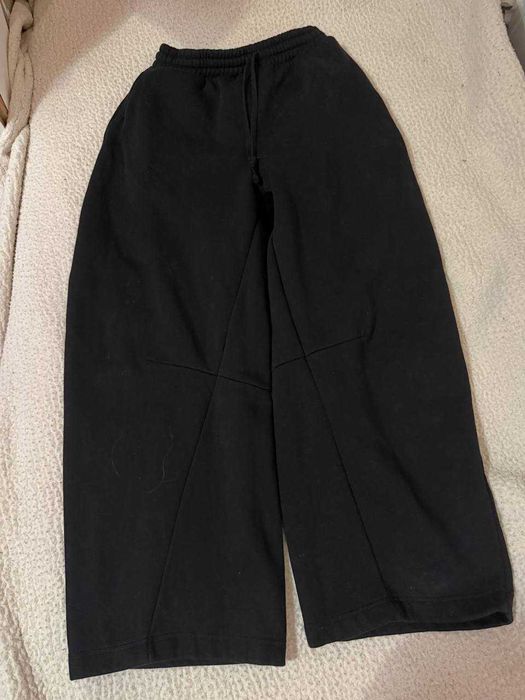 Классные широкие спортивки Зара