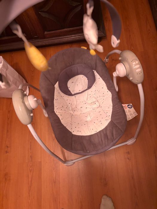 Baloiço de bebe com música