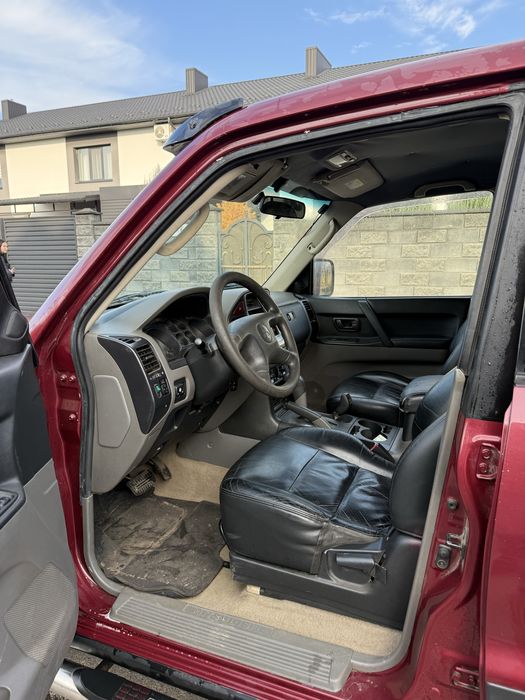 Mitsubishi pajero 3.5газ/бенз Повний Привід