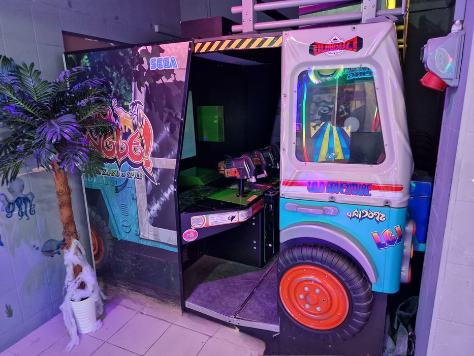 Jungle automat rozrywkowy zarobkowy japoński symulator Strzelanka jeep