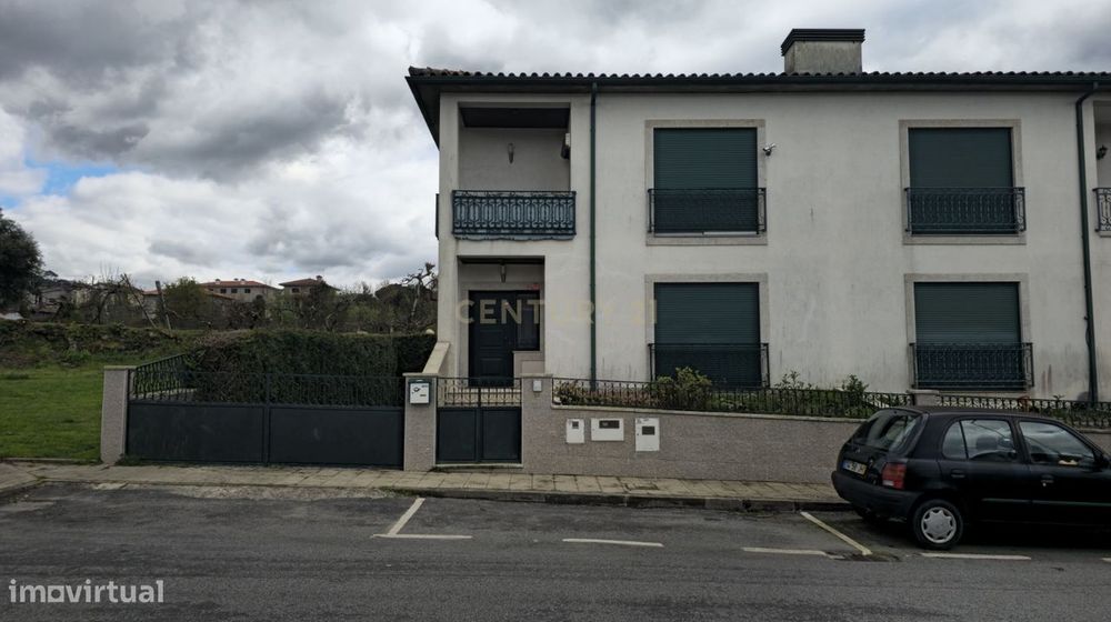 Moradia Geminada V3- Vila Boa do Bispo