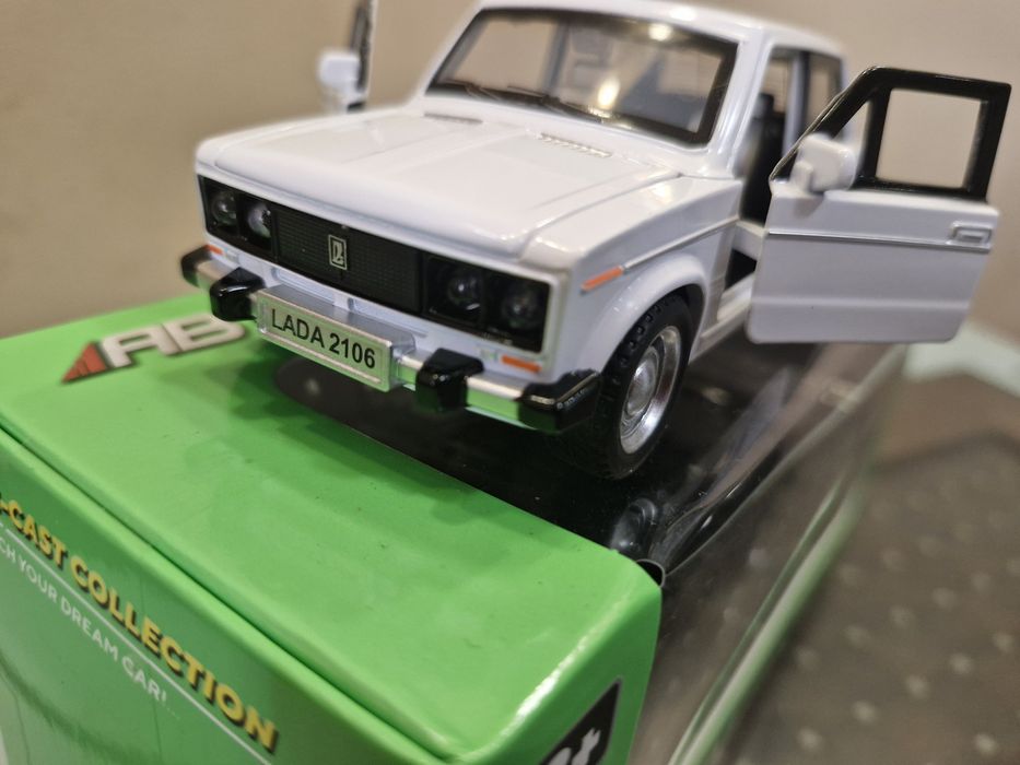Металева модель Жигулі Lada 2106, 1:32, Автопром, світло звук біла