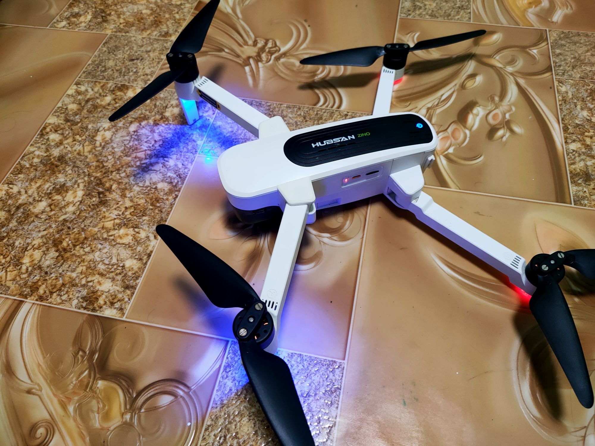 Квадрокоптер hubsan gps zino h117s