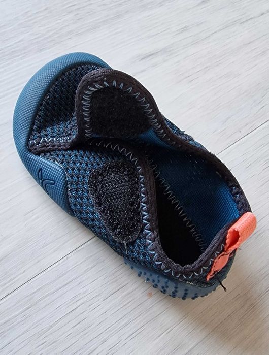 buty dla niemowlaka, miekkie, na rzep, decathlon