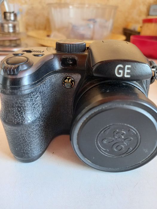 Цифровий фотоапарат GE X5