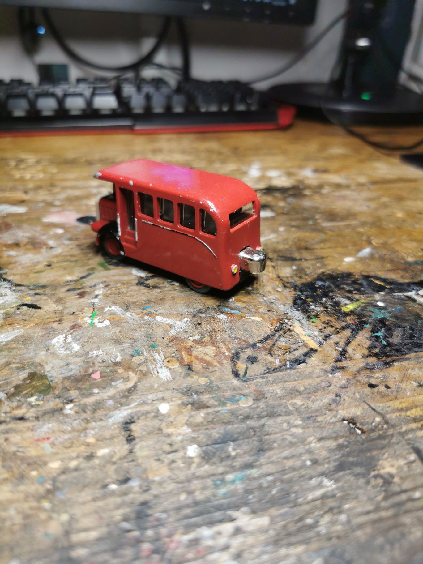 Tomek Lokomotywa Bertie Bus diecast metalowy