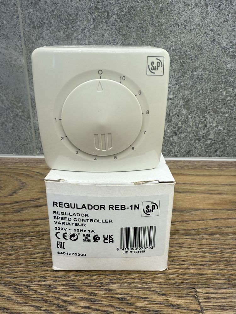 Regulator obrotów natynkowy 1A 230v