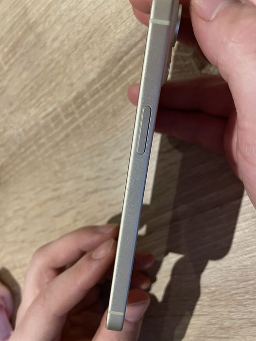 iPhone 15 uzywany jak nowy