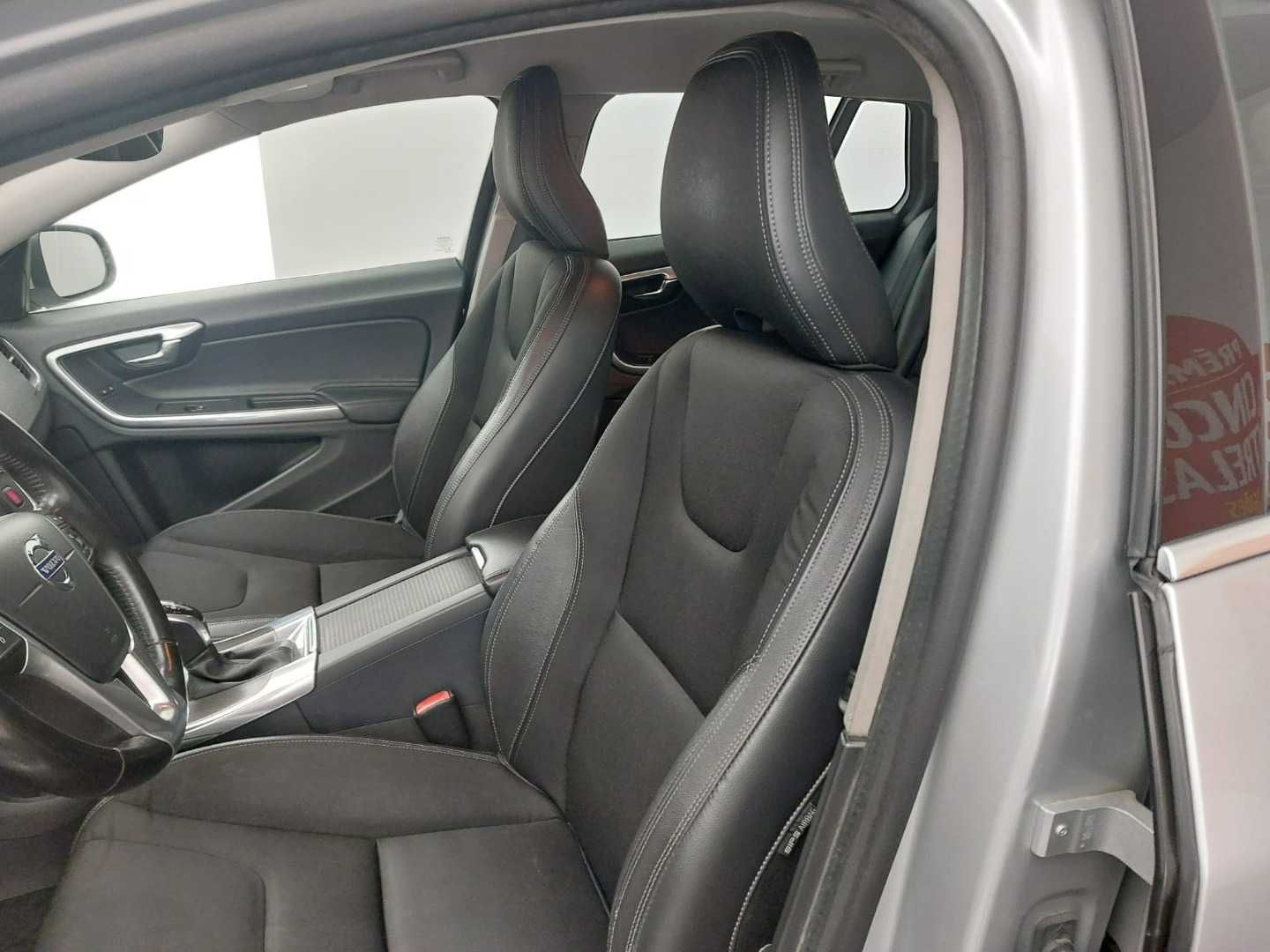 Volvo V60 1.6D (AUTO)